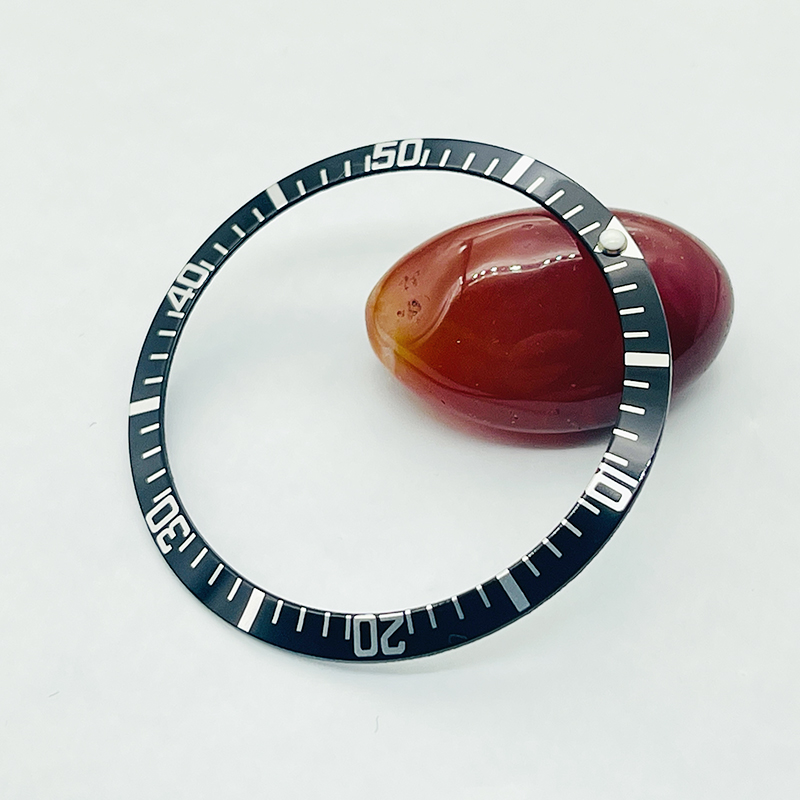 36.5mm Curved Aluminum Watch b - Reel Case recensione e prezzo